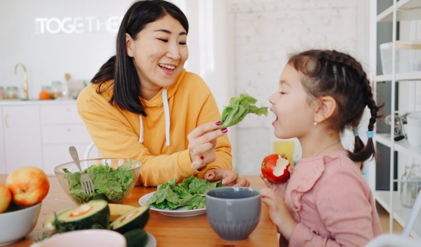 Tip 2: Focus on Your Food, Not Screens